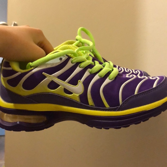 Nike shoes 👌 💯 authentic purple green retro - Picture 2 of 6